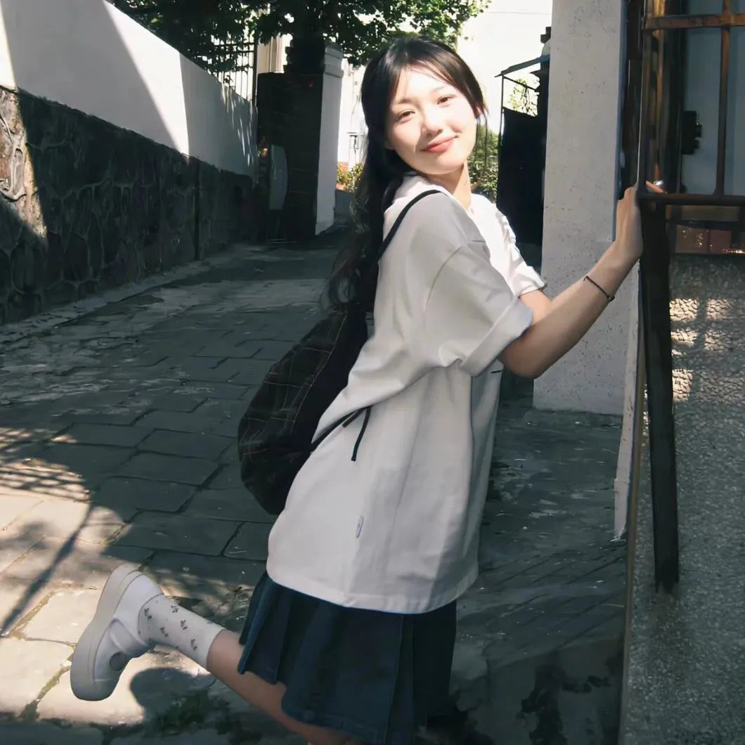 与鲨鱼游弋